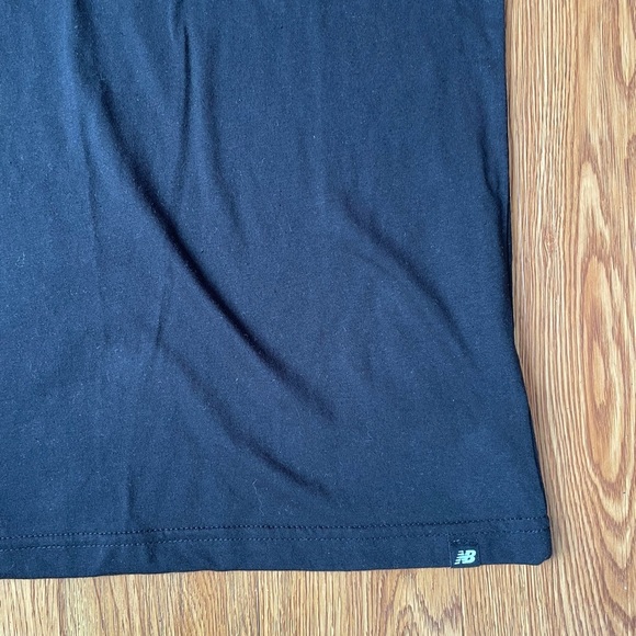 New Balance Black T-Shirt - Picture 9 of 11